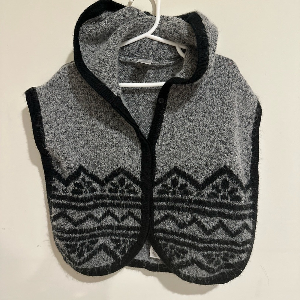 2T baby girl shawl/sweater